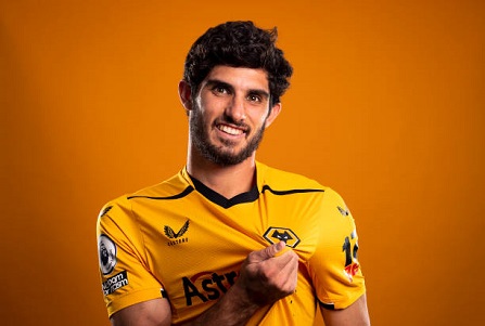 Guedes_Wolves.jpg