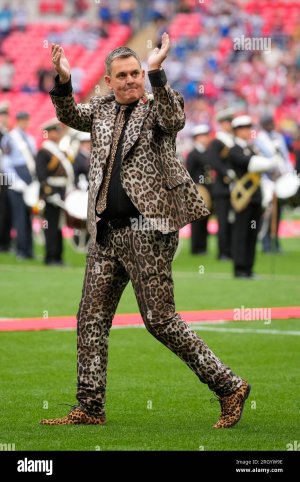 derek-beaumont-owner-of-leigh-leopards-salutes-the-fans-before-the-betfred-challenge-cup-match...jpg