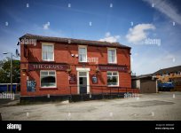 stockport-the-grapes-pub-in-heaton-norris-famed-for-early-doors-tv-show-based-on-the-pub-MW36GF.jpg