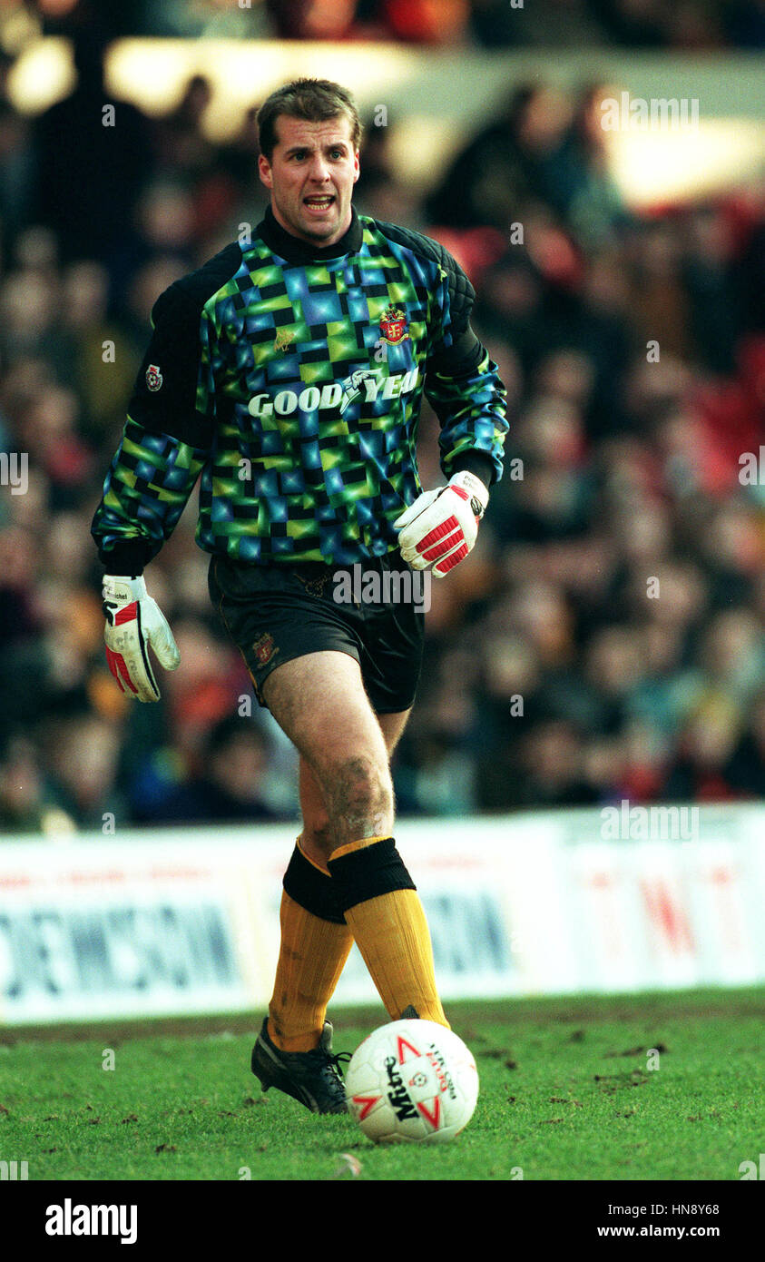 mike-stowell-wolverhampton-wanderers-fc-24-january-1994-HN8Y68.jpg