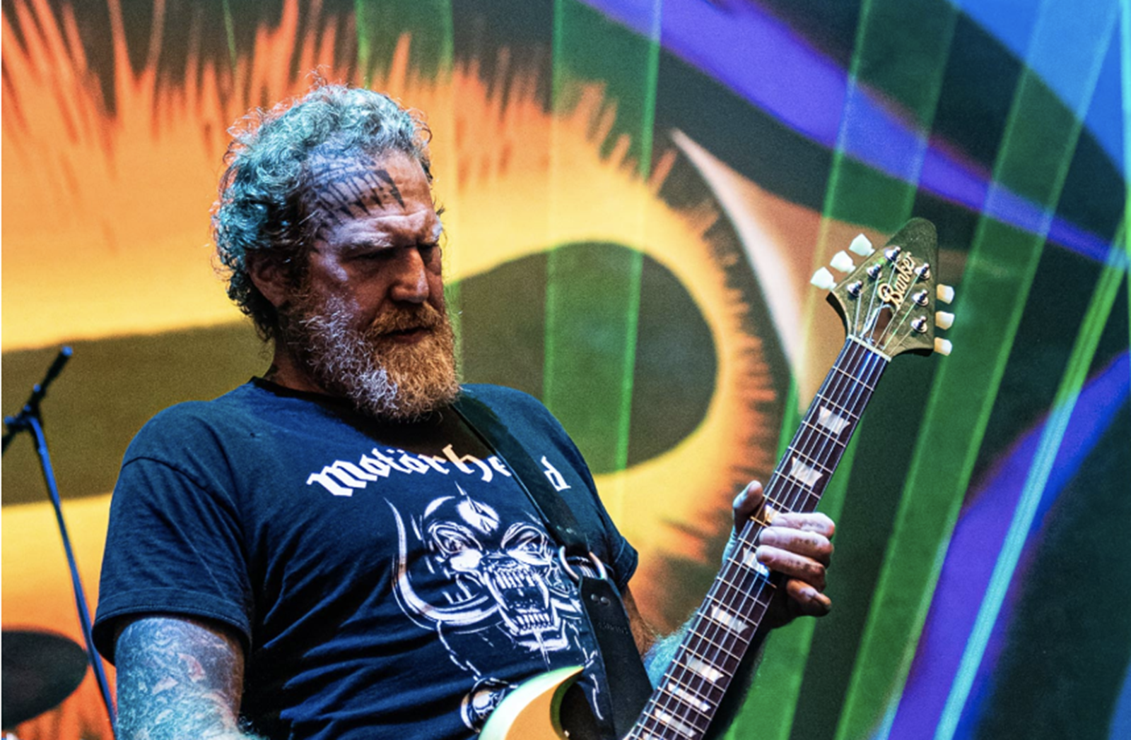 www.revolvermag.com