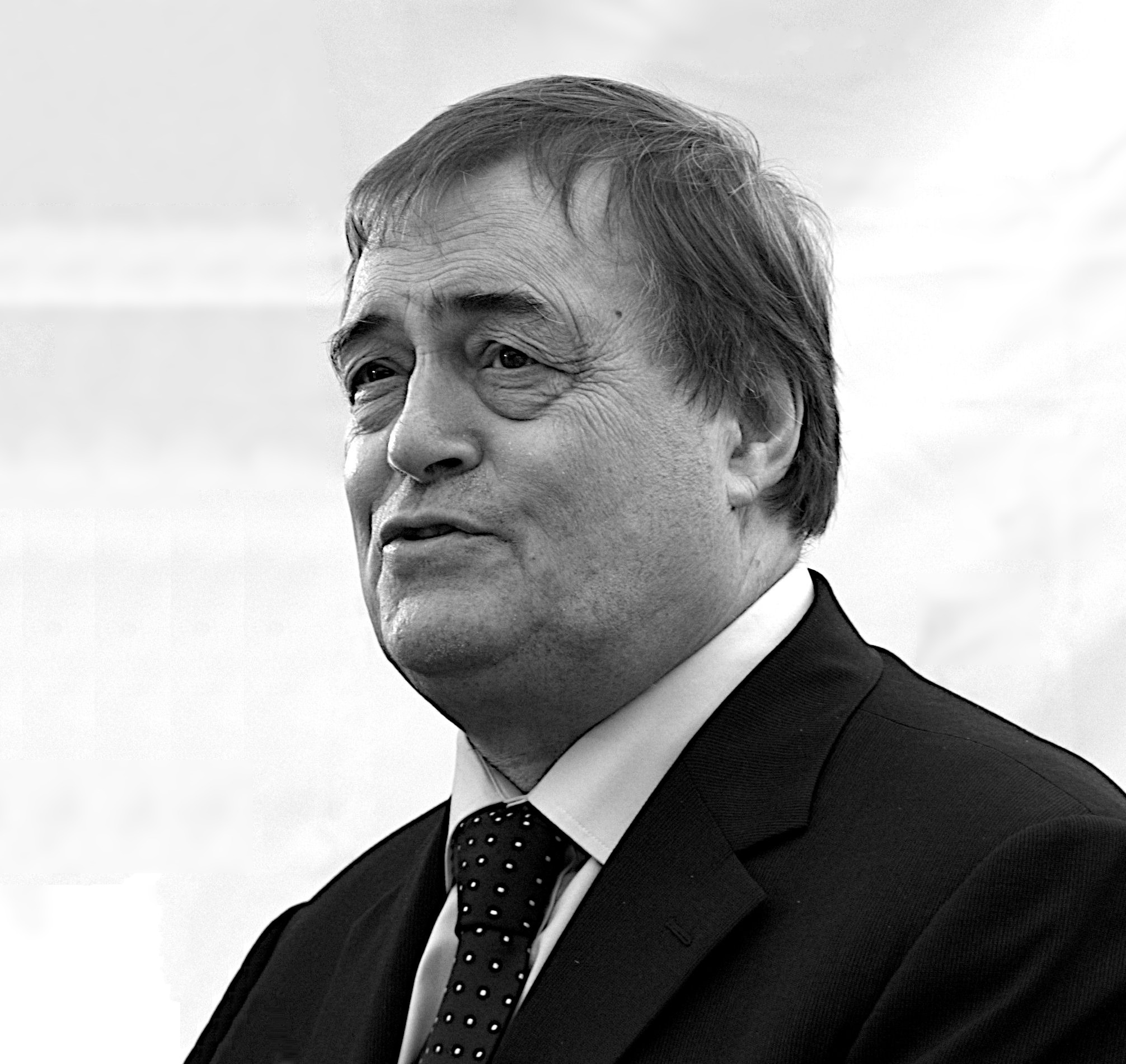 John_Prescott_on_his_last_day_as_Deputy_Prime_Minister%2C_June_2007.jpg